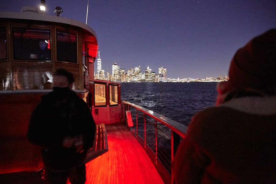 NYC: City Lights Yacht Cruise with Drink Included - Heading south along the Hudson River