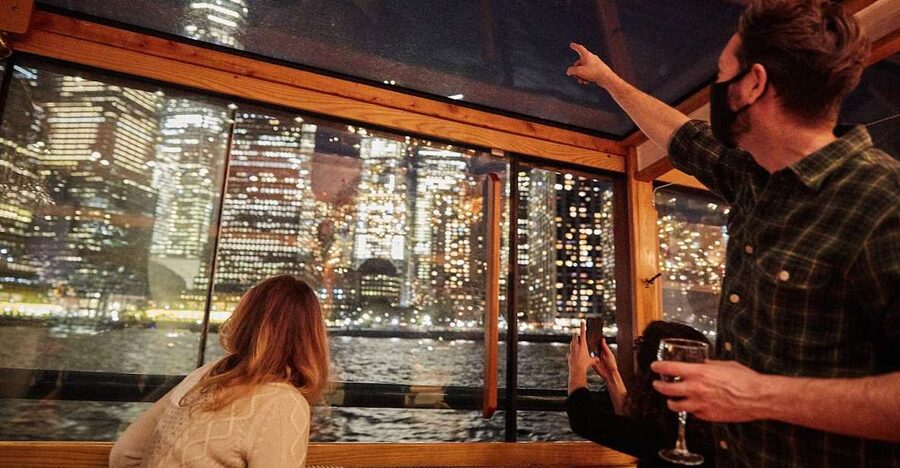 NYC: City Lights Yacht Cruise with Drink Included - Drinks, service, and the overall mood