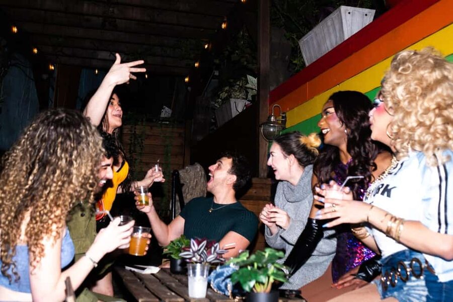 NYC: Drag Highlights - Bar Crawl & Show – Drinks Included! - Key points before you book