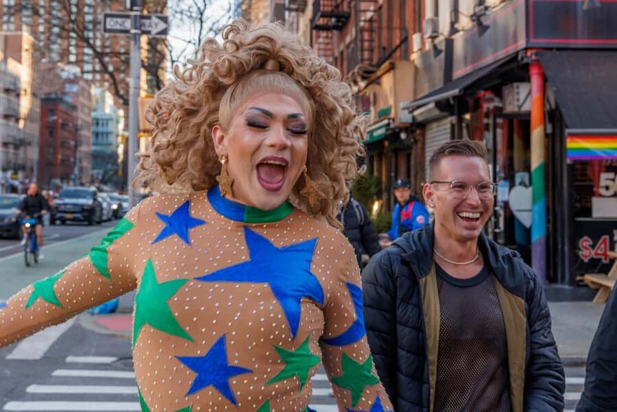 NYC: Drag Highlights - Bar Crawl & Show – Drinks Included! - A quick introduction to Hell’s Kitchen nightlife