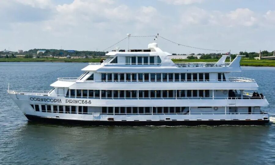 NYC: July 4th Fireworks Party Cruise with BBQ Buffet & Bar - Is $359 a fair price?