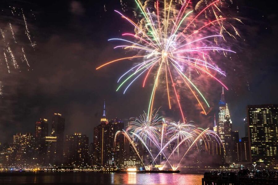 NYC: July 4th Fireworks Party Cruise with BBQ Buffet & Bar - Who will enjoy this cruise most?