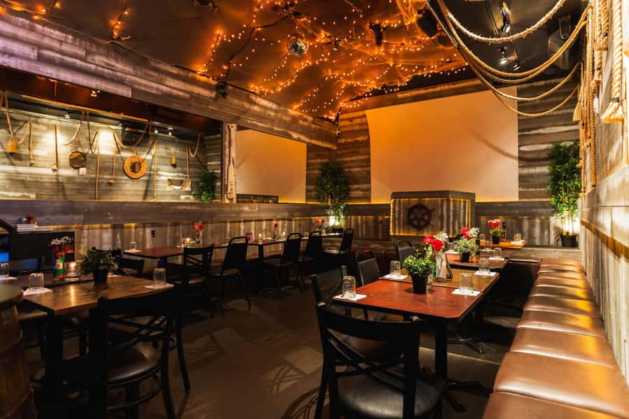 NYC Pub Crawl Experience - Drink deals and the real value of $18