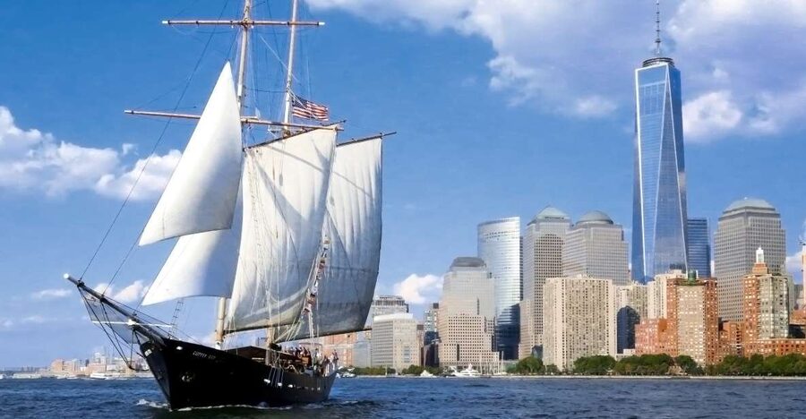 NYC: Statue of Liberty Day Sail with Onboard Bar - Starting at Pier 17 below the Brooklyn Bridge