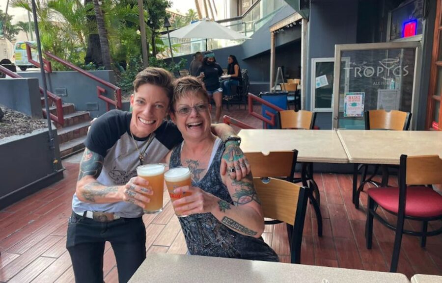 Oahu: Sips & Secrets of Hawaii Pub Crawl - The history matters as much as the nightlife