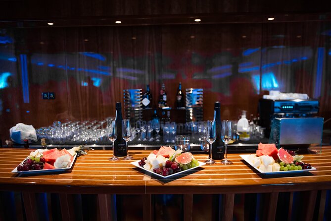 Ocean Vision: Show & Dance Night with buffet, open bar & transfer - Is $95.58 good value?