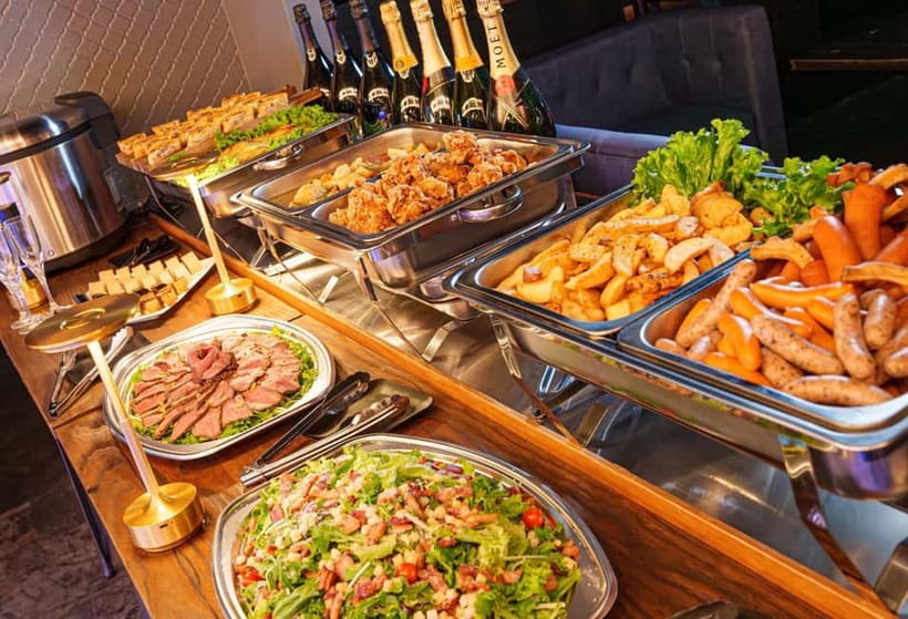 Okinawa:Sky BAR TOPTREE Nightclub Entry Ticket+Drink & VIP - Four things to know before you go