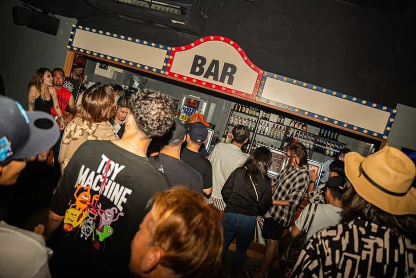 Okinawa:Sky BAR TOPTREE Nightclub Entry Ticket+Drink & VIP - Who will enjoy TOP TREE Okinawa most?