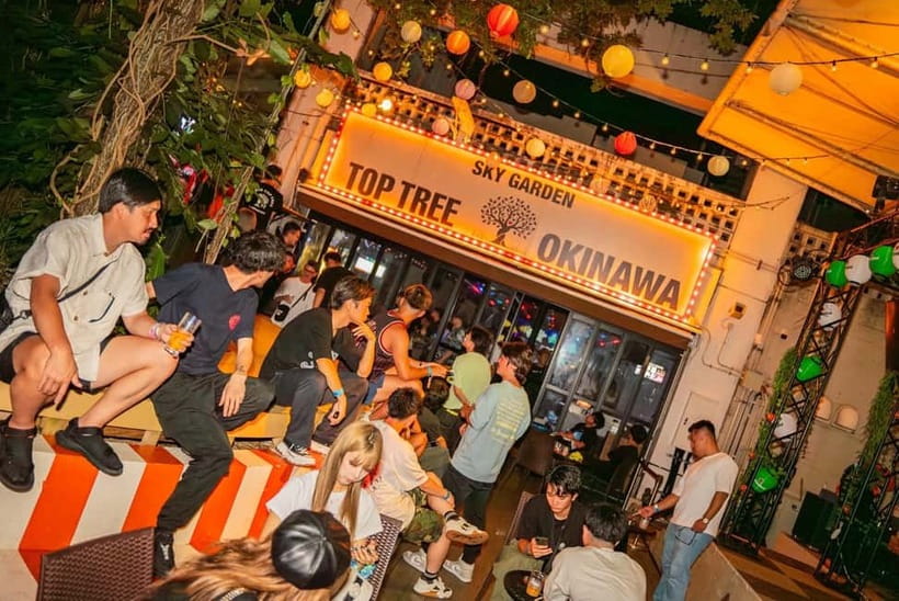 Okinawa:Sky BAR TOPTREE Nightclub Entry Ticket+Drink & VIP - The food hall: four tickets and a festival-market feel