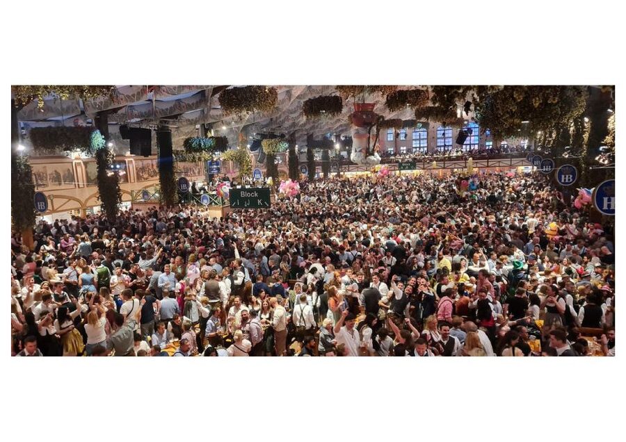 Oktoberfest Munich: Lunch/Dinner table reserv. big beer tent - What the guide does, and what the guide does not do
