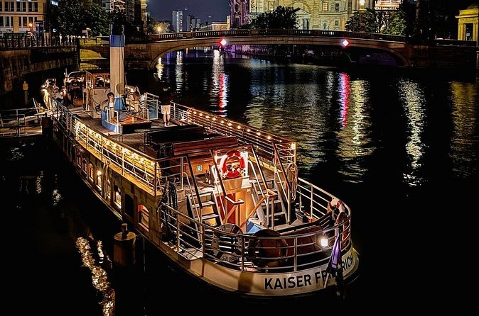 Old Berlin Beer Evening Sunset Cruise on Steamship - East Side Gallery and Oberbaumbrücke