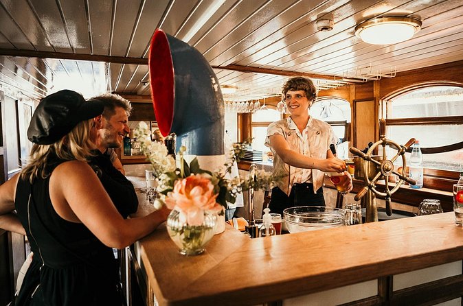 Old Berlin Beer Evening Sunset Cruise on Steamship - Beer, blankets, live music, and the real mood onboard