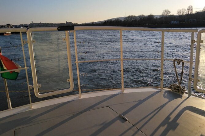 One hour Hen or Stag private party boat Budapest with unlimited beer and wine - What the Budapest scenery adds