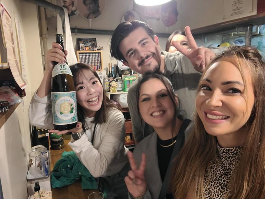 Osaka Bar Hopping | Explore Hidden Bars & Izakayas in Namba - The third stop: food, drinks, and local conversation