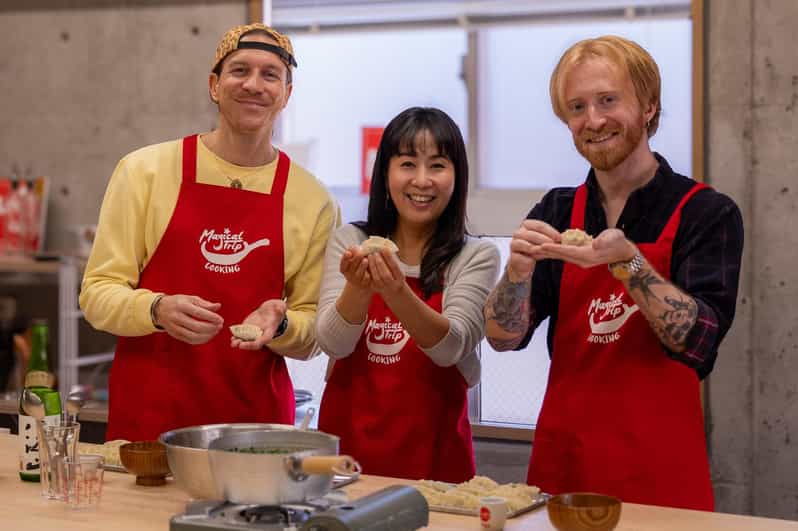 Osaka: Cooking Class & Sake Tasting with Local Market Visit - Key points at a glance