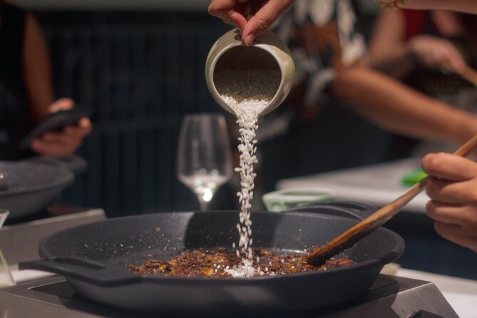 Paella Cooking Class in Madrid with Bottomless Wine Pairing - The dining room and social atmosphere