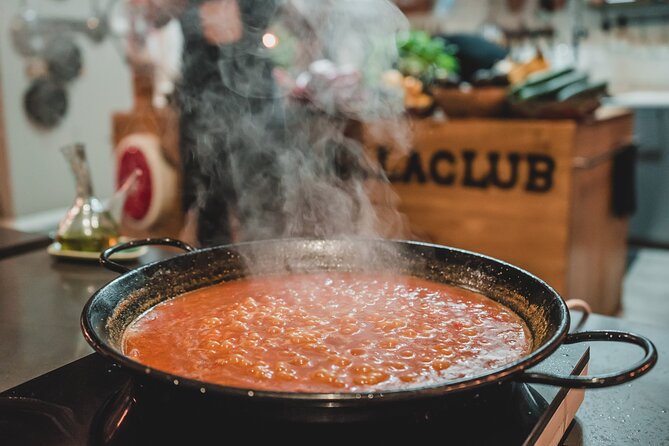 Paella Experience and Bottomless Wine in Barcelona - Practical details that make the night easier