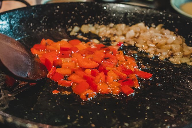 Paella Experience and Bottomless Wine in Barcelona - Should you book the Paella Experience and Bottomless Wine?