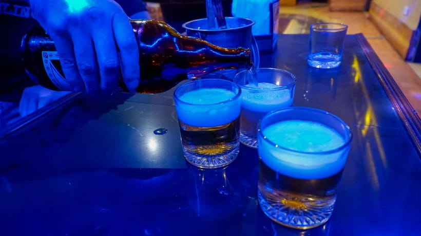 Panglao Bohol Island: Alona Beach Pub Crawl with Drinks - Moving around Alona Beach without planning every stop