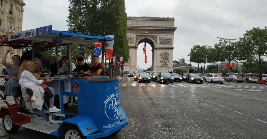 Paris: Beer Bike Bar With Drinks Included - Trocadéro and the best Eiffel Tower views