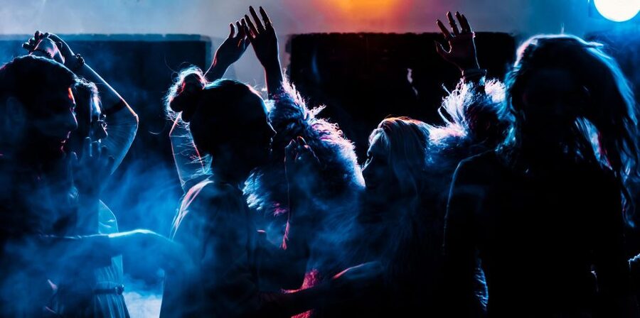 Paris: Guided New Year's Eve Bar Crawl with Drink - Moving to the second bar