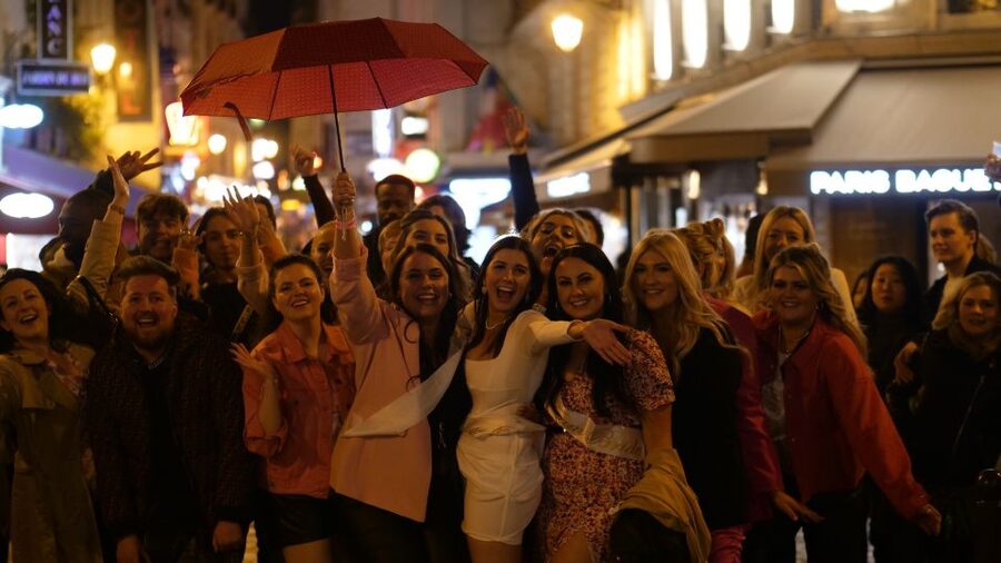 Paris: Latin Quarter Guided Pub Crawl to Bars and Clubs - Why the Latin Quarter works for a pub crawl