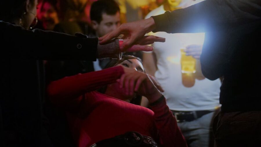 Paris: Latin Quarter Guided Pub Crawl to Bars and Clubs - Starting at RoadHouse Bar