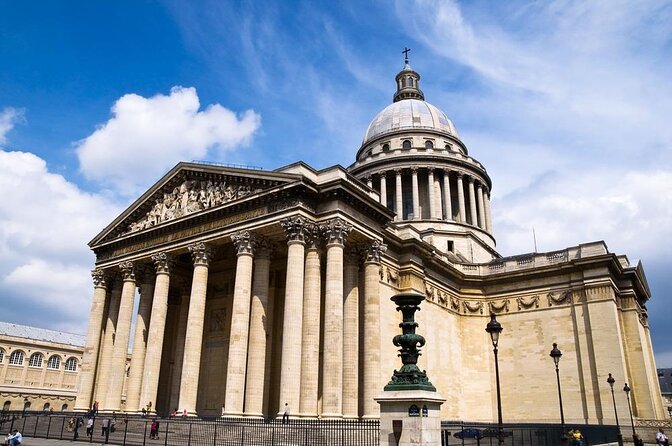 Paris Latin Quarter Pub Crawl Bars and Clubs - The five-minute Pantheon photo stop