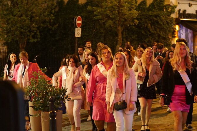 Paris Latin Quarter Pub Crawl Bars and Clubs - Meeting at Rue de la Huchette