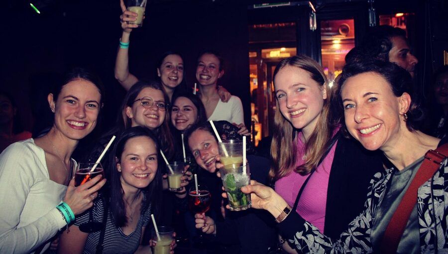 Paris Nightlife Bar Crawl: Free Shots & Club Entry - Why this Paris night out is easy to join