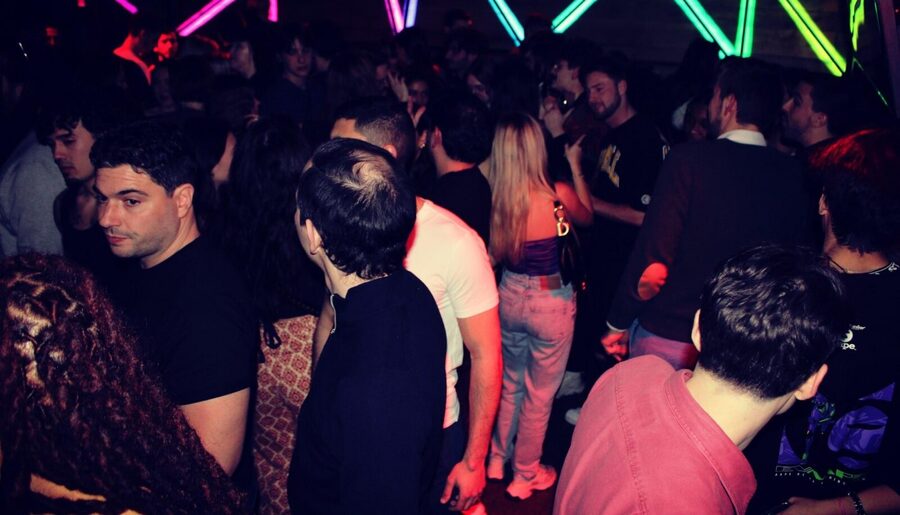 Paris Nightlife Bar Crawl: Free Shots & Club Entry - Practical details that shape the night