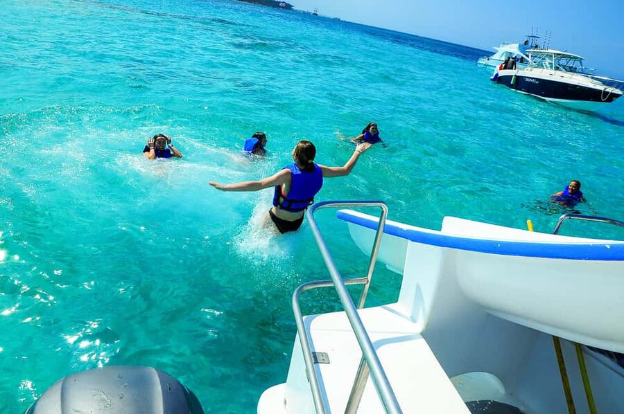 Party Boat and Snorkelling in Punta Cana - Music, crew, and the social mood