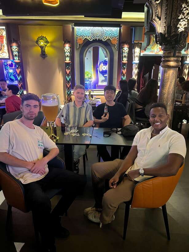 Party Singapore Bespoke Pub Crawl - Is $30 good value in Singapore?