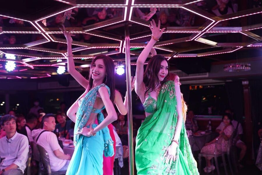 Pattaya: All Star Dinner Cruise, Cabaret Show & Beer Buffet - Who should book the All Star cruise?