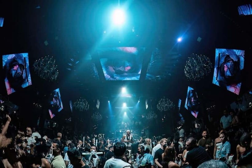 Pattaya: Rooftop, Nightclubs, Nightmarket & Walking Street - Byblos Beach Club brings a change of pace