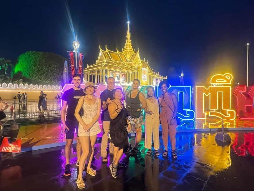 Phnom Penh: Street Art and Food Tour with Pickup and Beer - Murals first, with stories behind the paint