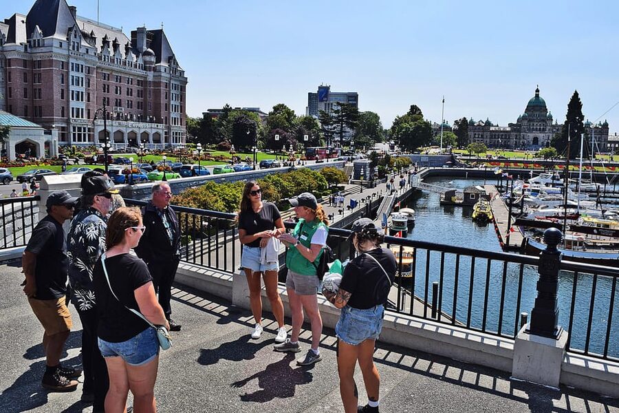 Pickle Pub Crawl: Ferry Rides and Appetizers - Who should book this Victoria experience?