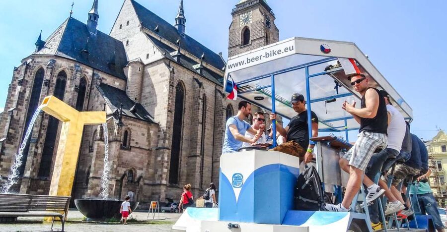 Pilsen: 1.5-Hour Beer Bike with Unlimited Beer - Pedaling through Pilsen for 90 minutes