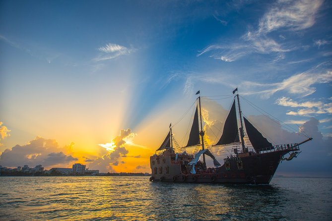 Pirate Ship Jolly Roger with Dinner and Open Bar - A Cancun dinner that comes with a plot