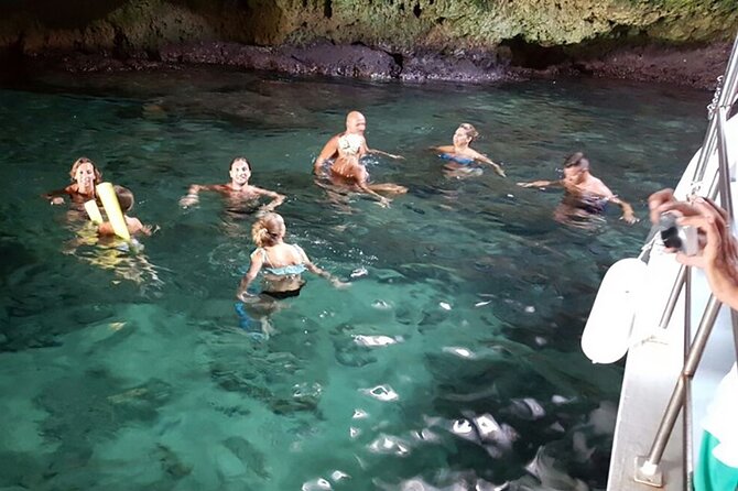 POLIGNANO BY BOAT: amazing sea caves and free drinks! - Grotta Stampagnata and the hard-to-reach coast