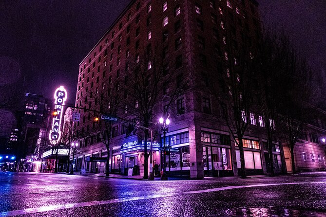 Portland: Ghosts Boos and Booze Haunted Pub Crawl - Kelly’s Olympian and the first round of ghost stories