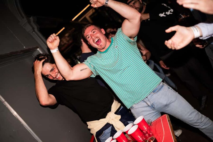 Porto: 4 Bar Pub Crawl, 7 Drinks, & Skip-the-Line Club Entry - Key points before you book