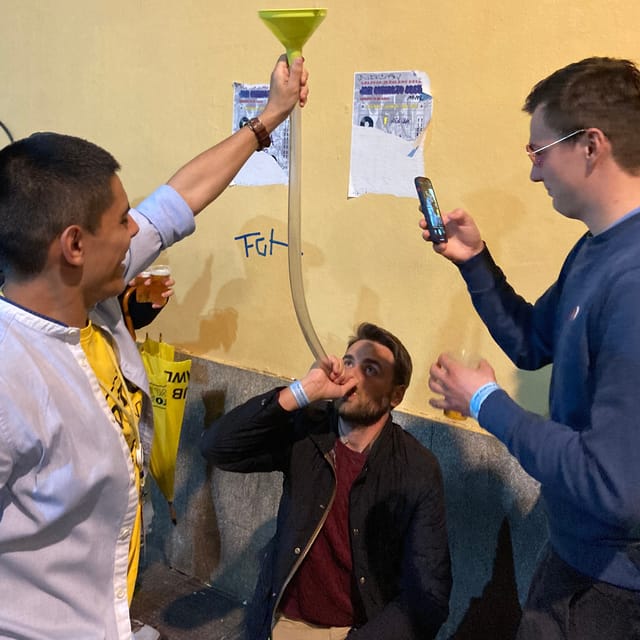 Porto: 4 Bar Pub Crawl, 7 Drinks, & Skip-the-Line Club Entry - Rua da Galeria de Paris and the middle of the night