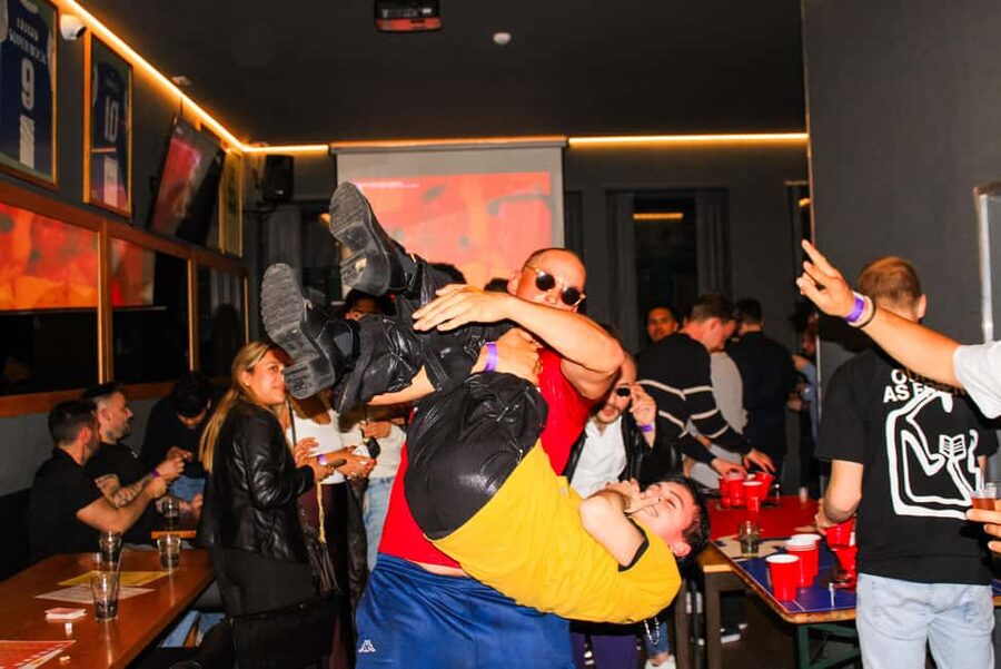 Porto: 4 Bar Pub Crawl, 7 Drinks, & Skip-the-Line Club Entry - Practical tips for a smoother night