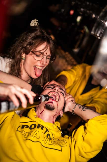Porto: 4 Bar Pub Crawl, 7 Drinks, & Skip-the-Line Club Entry - Meeting at Fonte dos Leões