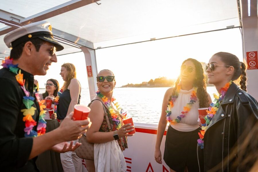 Porto: Douro River Party Boat with Sunset Option & 6 Bridges - Key things to know before booking