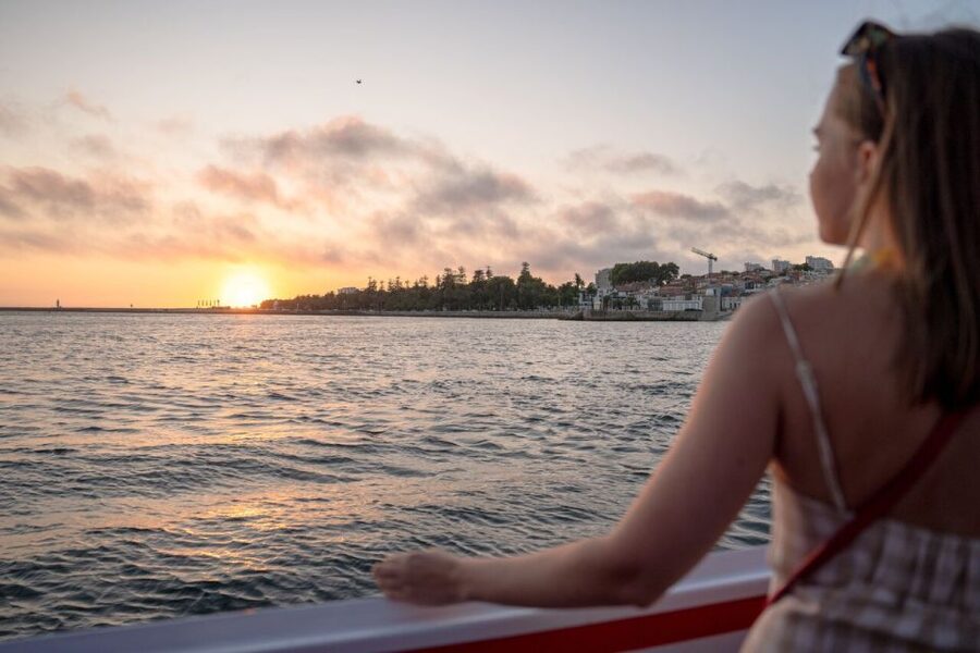 Porto: Douro River Party Boat with Sunset Option & 6 Bridges - Practical advice for a smoother evening