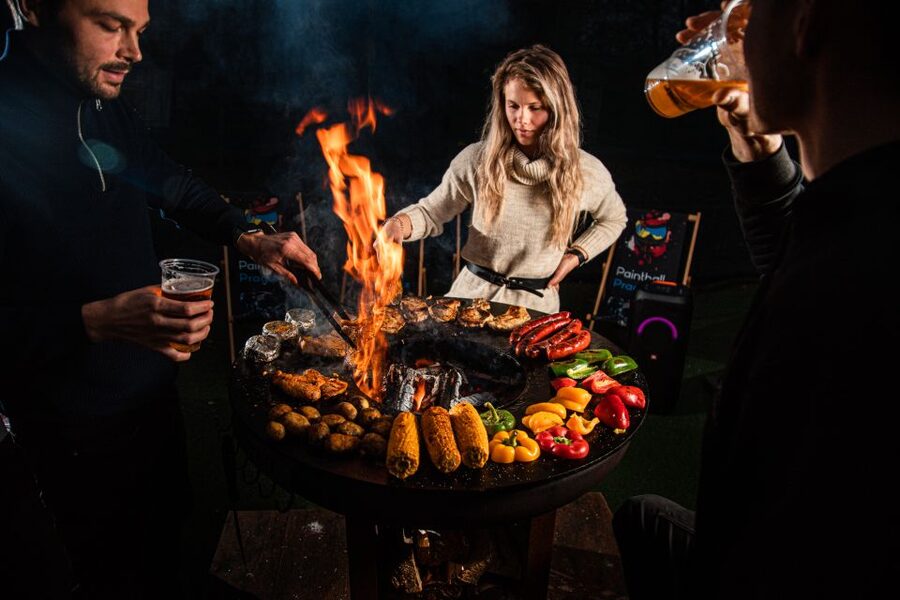 Prague: Axe Throwing Experience with Barbecue and Beer - Grilling 400 grams of meat per person