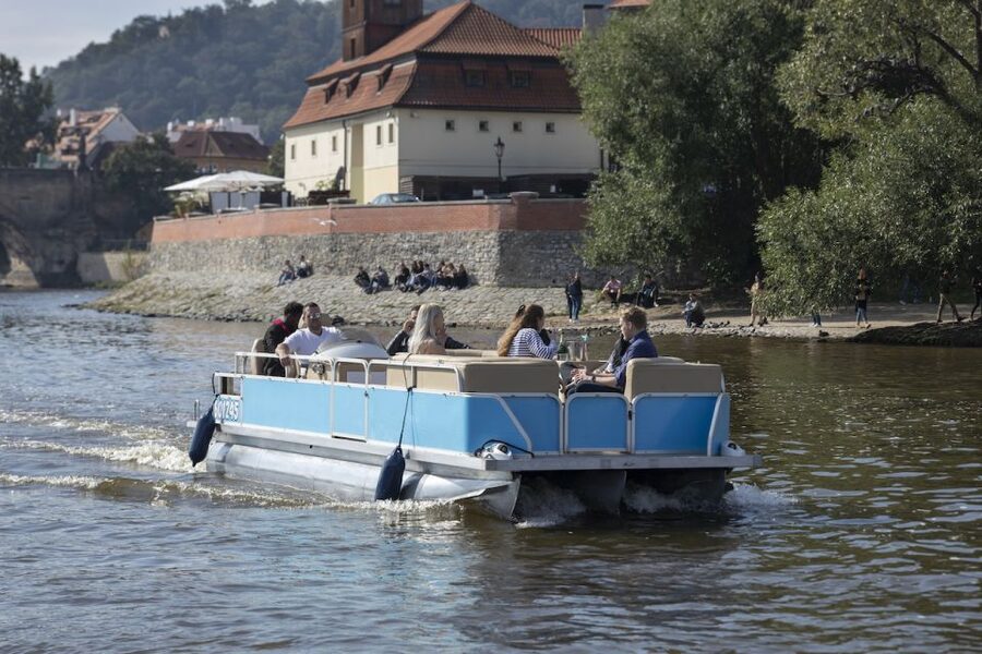 Prague: Beer Boat Tour - Choosing Budvar, Prosecco, or cider
