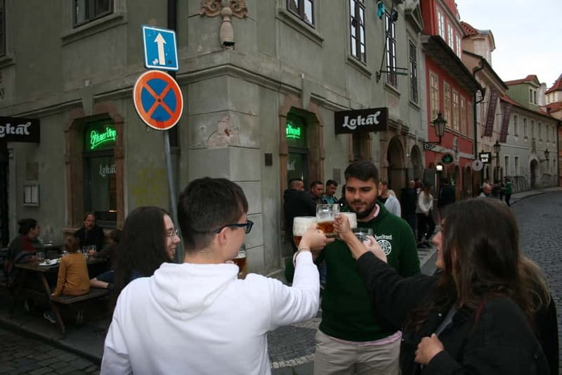 Prague Beer History: Highlights Tour with Tasting - Uhelný trh and the pause for another beer
